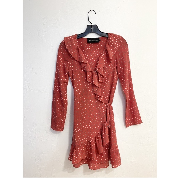 447. REALISATION Par Alexandra Silk Red Star Print Wrap Ruffle Mini Dress EUC M - Picture 5 of 8